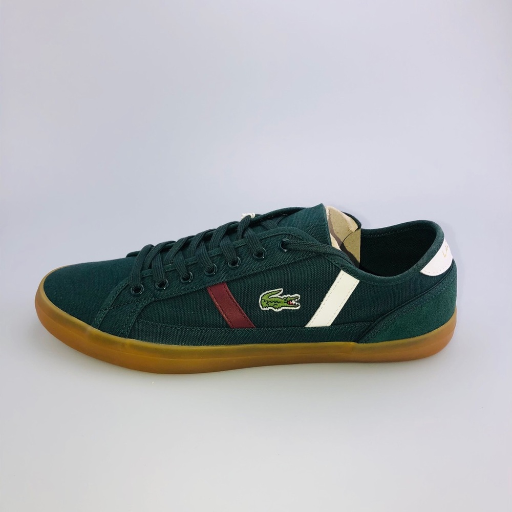 Lacoste sideline